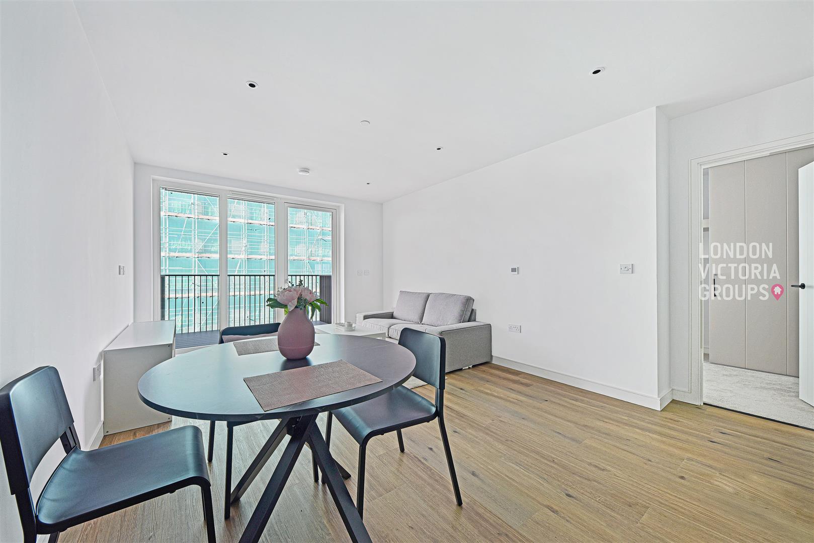 1 bed property in Iris House, 2 Cedrus Avenue, Southall